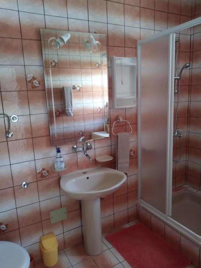 Apartments Soljacic Бол Екстер'єр фото