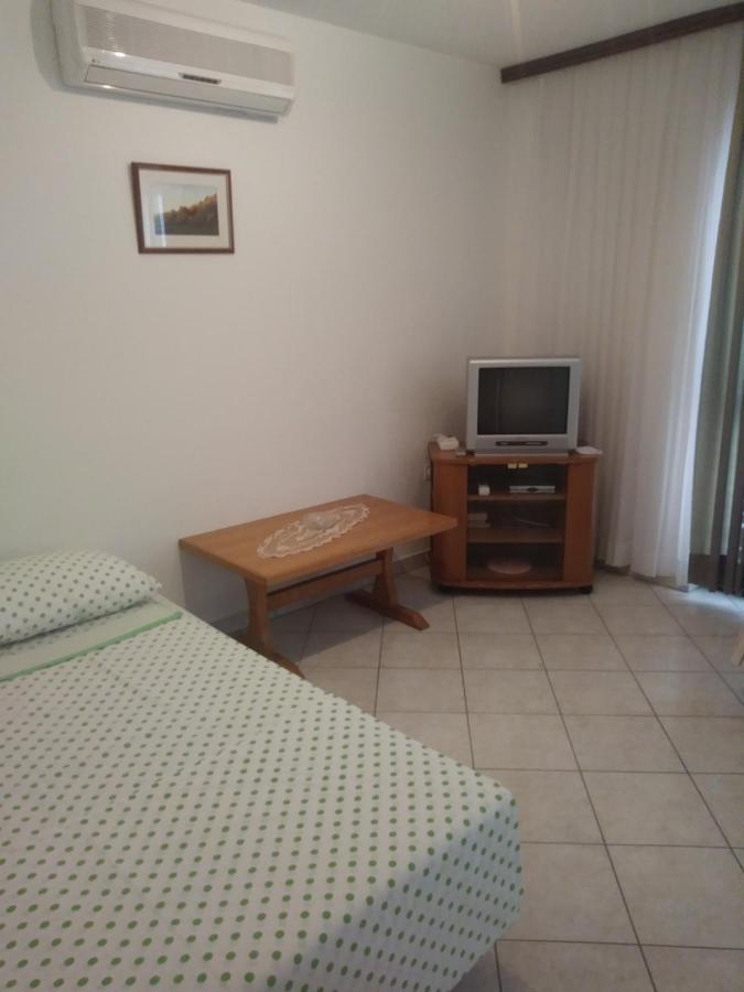 Apartments Soljacic Бол Екстер'єр фото