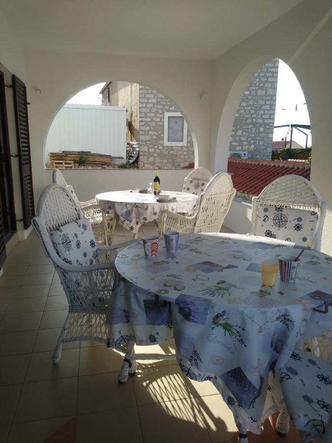 Apartments Soljacic Бол Екстер'єр фото